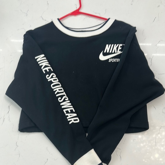 Nike Black and White Sportswear Sweatshirt - Picture 1 of 1